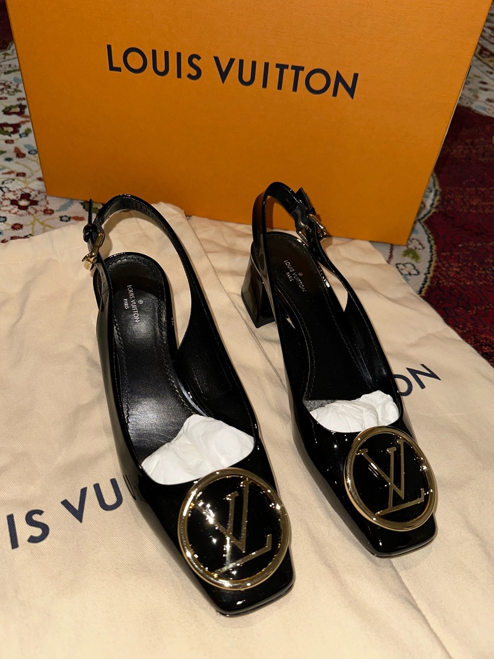 Louis Vuitton Black Patent Leather MADELEINE Pumps